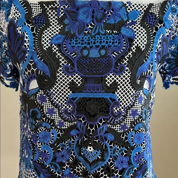 Alice + Olivia Guipure Off Shoulder Crochet Embroidery Blouse Top Lace Blue Sz S Blouses